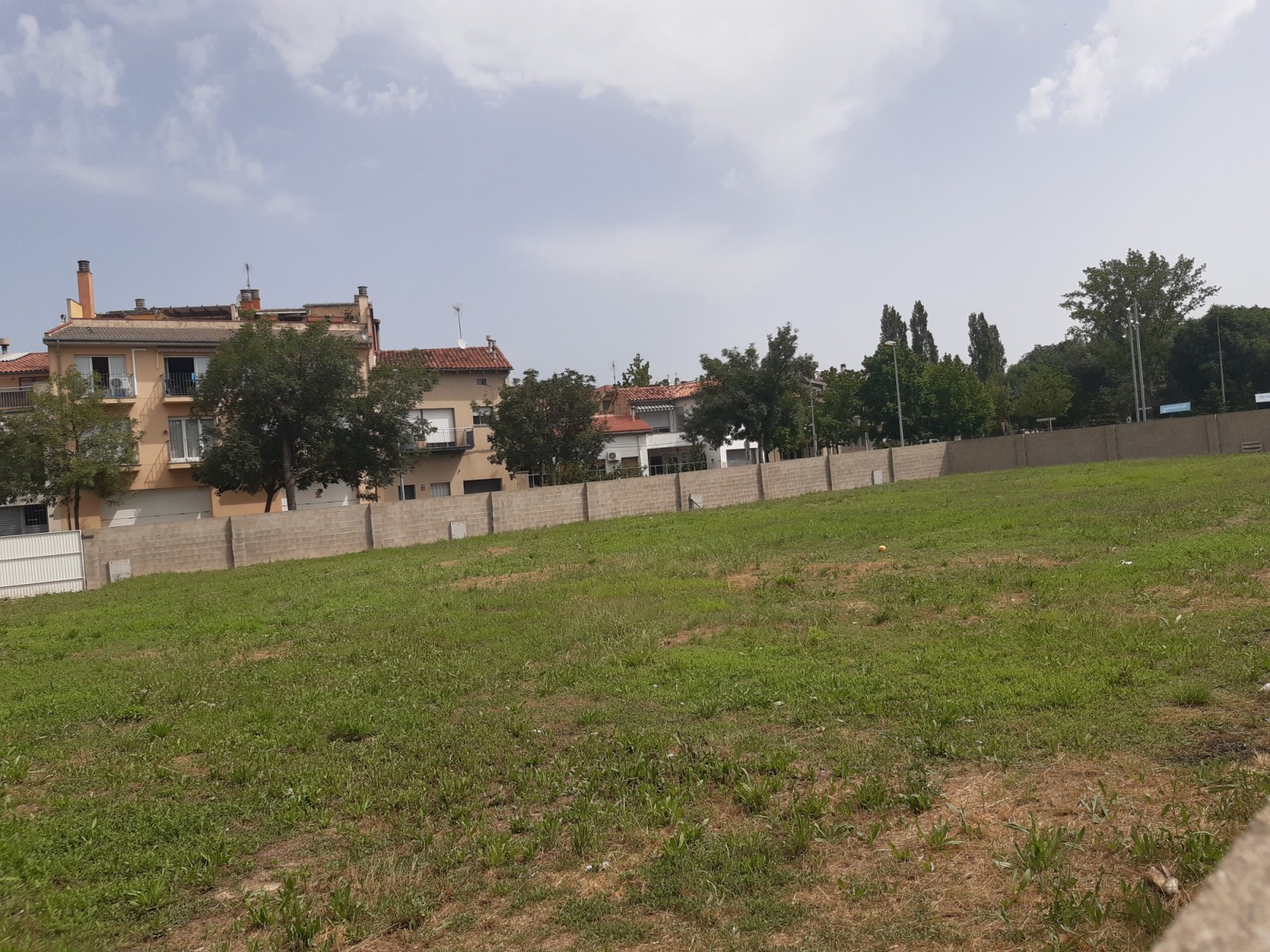 Imatge d'un solar buit a Manlleu