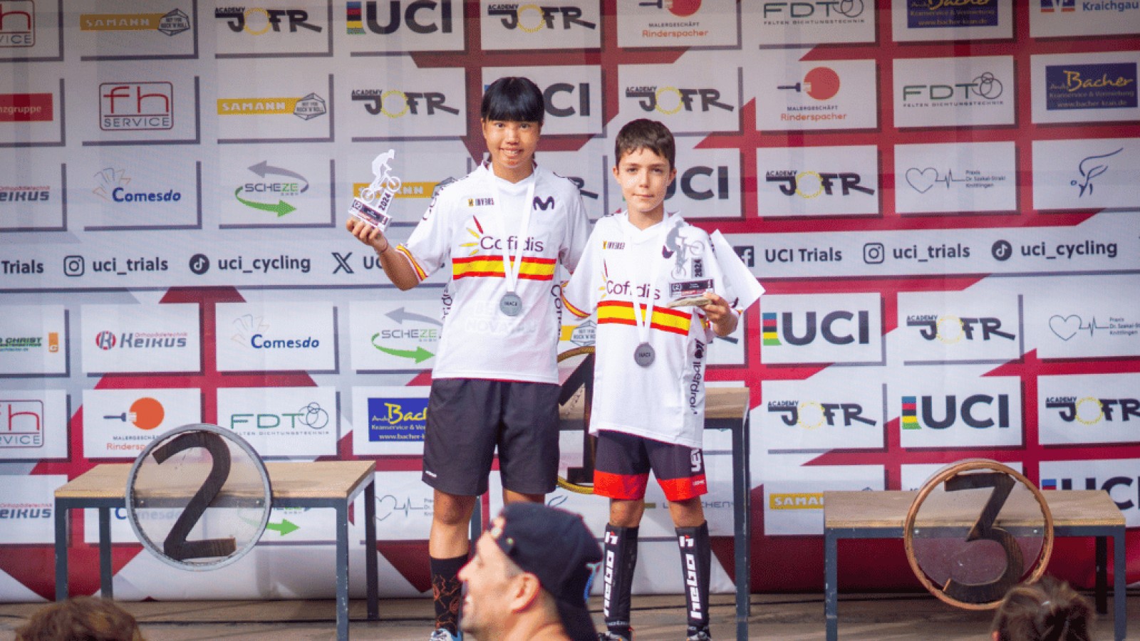 Yun Vilajosana i Jan Delicado, amb les medalles de plata guanyades en la competició