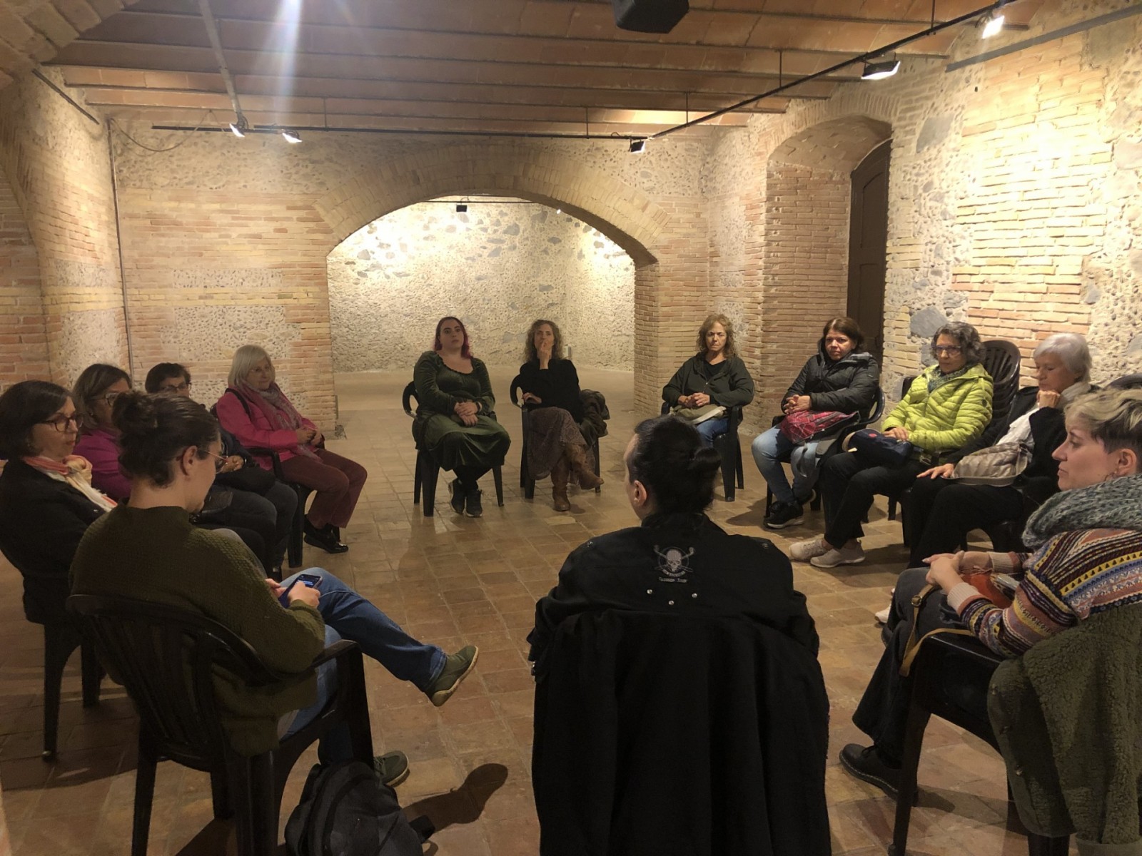 Una quinzena de dones van assistir a la reunió