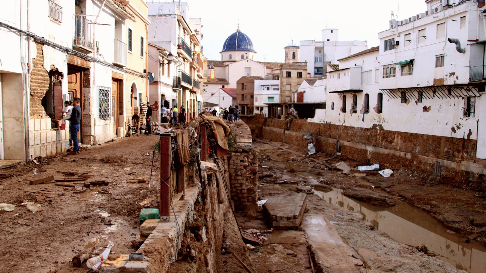 Manlleu col·labora amb la catàstrofe de la DANA al País Valencià