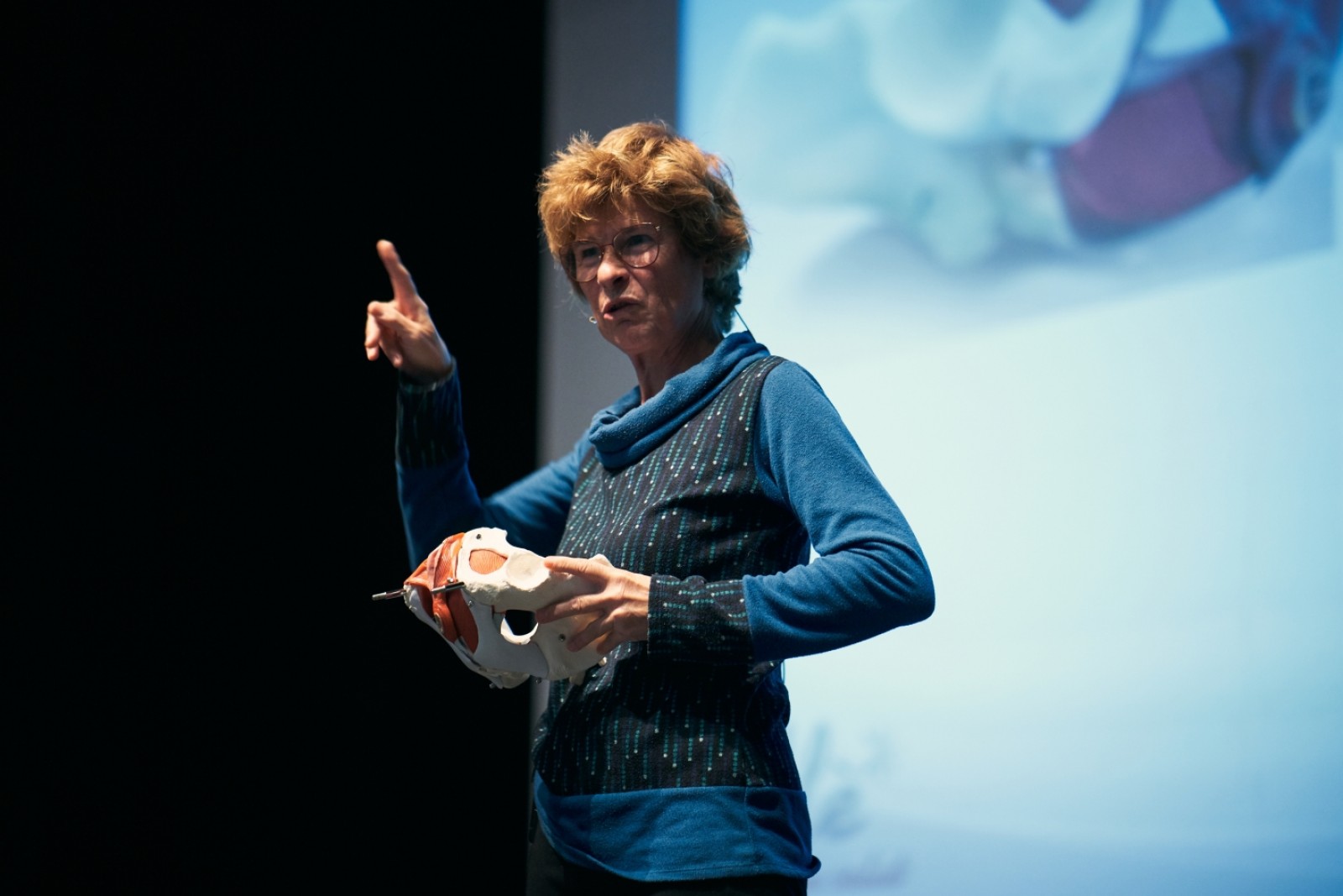 Mireia Grossmann en una de les seves conferències