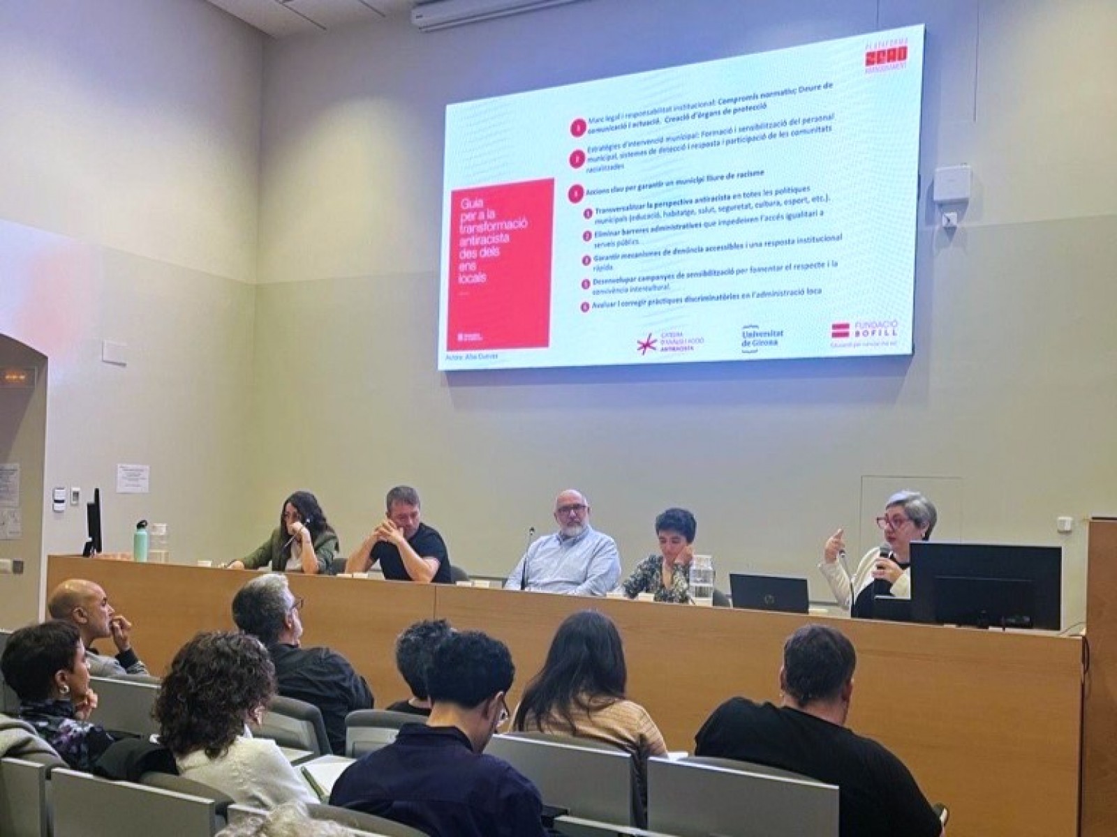 Núria Font, tècnica d'Educació de l'Ajuntament participava com a ponent