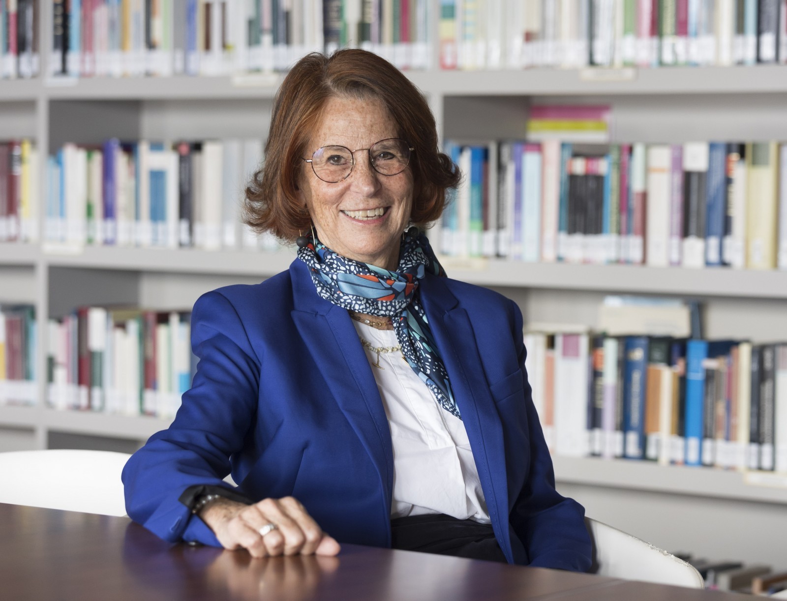 La síndica, Esther Giménez-Salinas Colomer