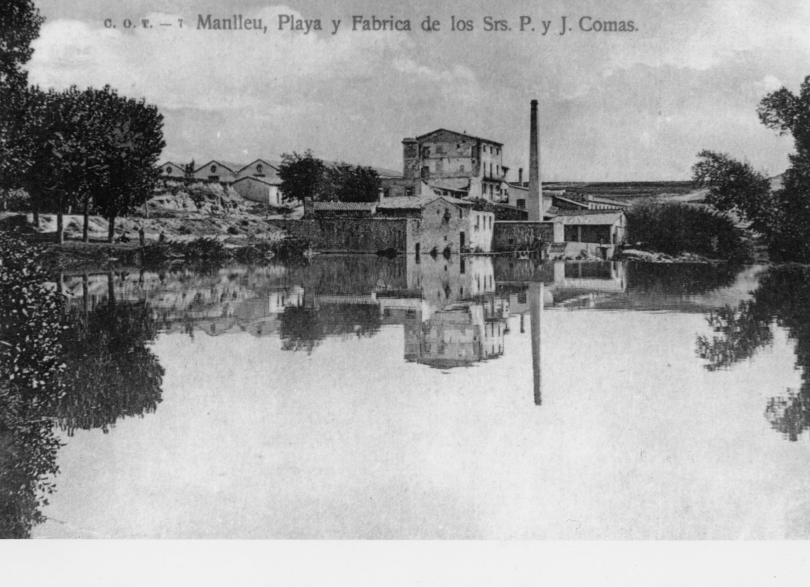 Postal de la fàbrica de Can Llanas, a principis del segle XX.