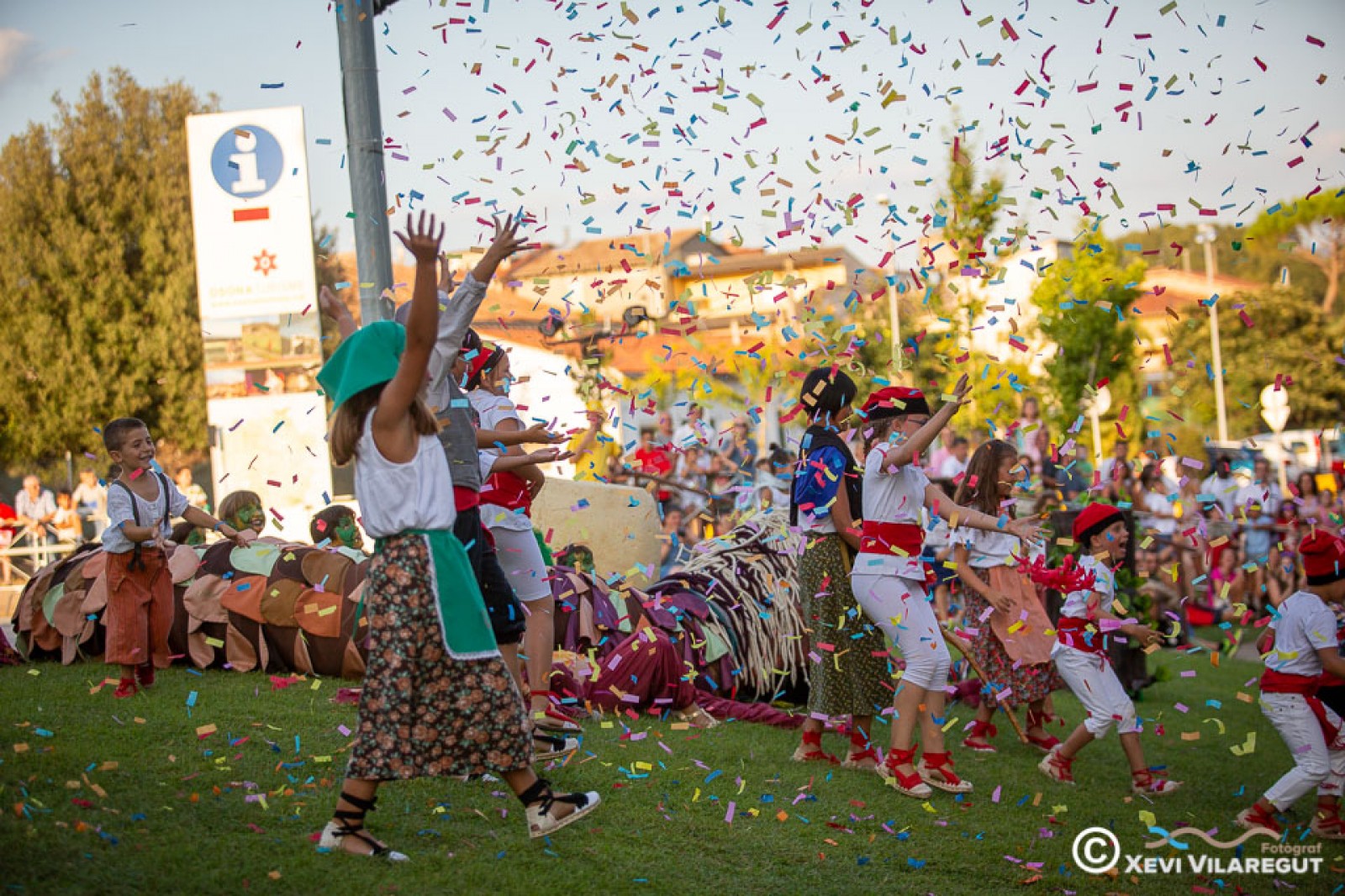 Representació del Serpent dels Menuts a l’Embarcador del Ter
