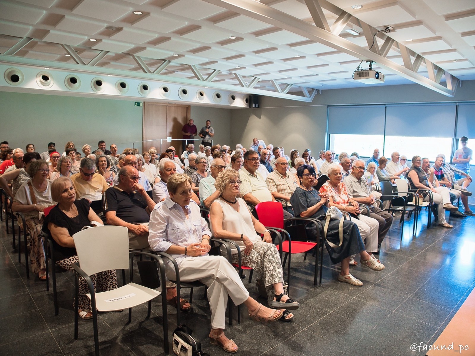 L’Auditori Roca del Museu del Ter  es va omplir de gom a gom per l’ocasió.