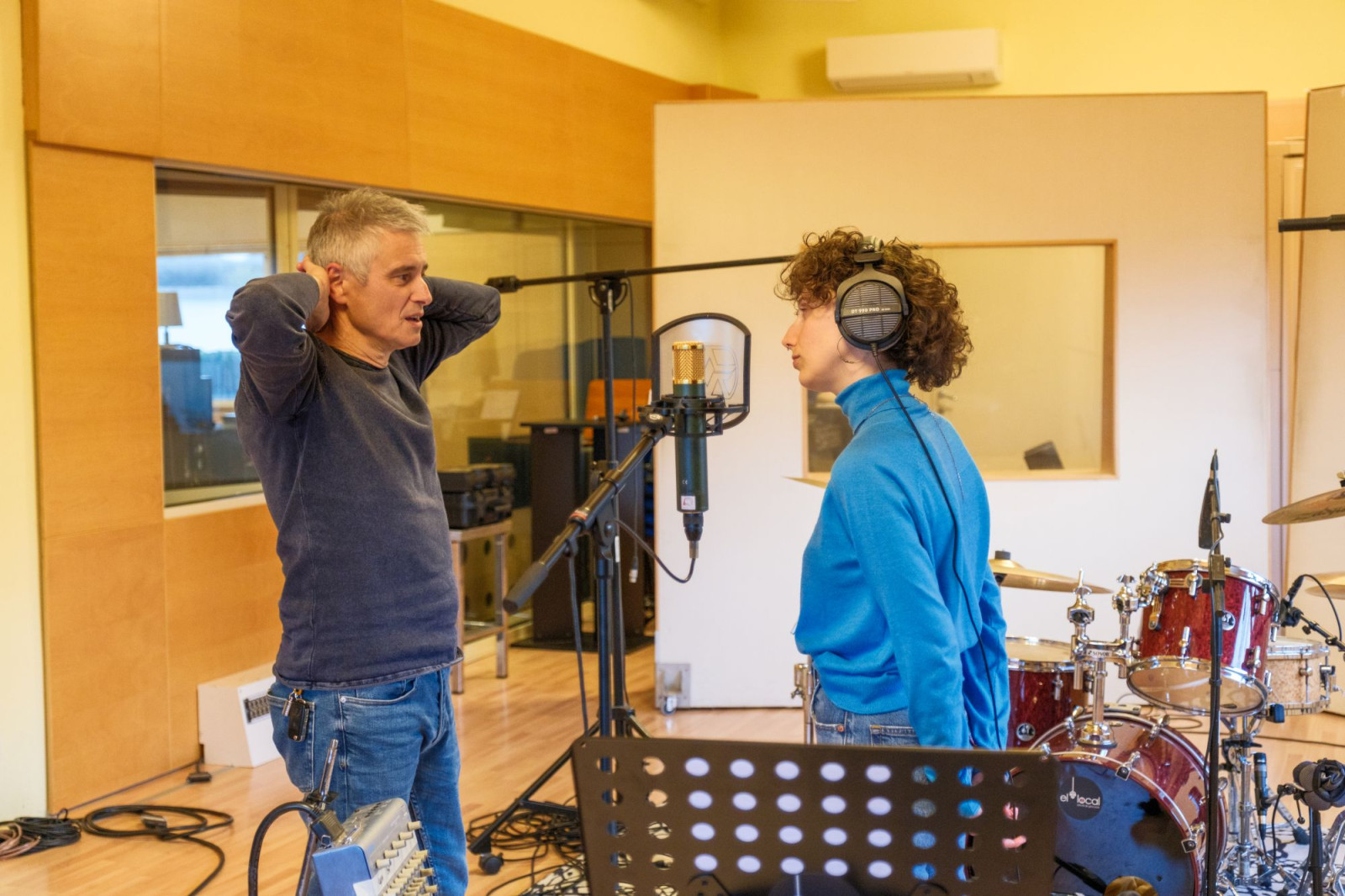 Les cançons han estat arranjades i produïdes per Xevi Valls