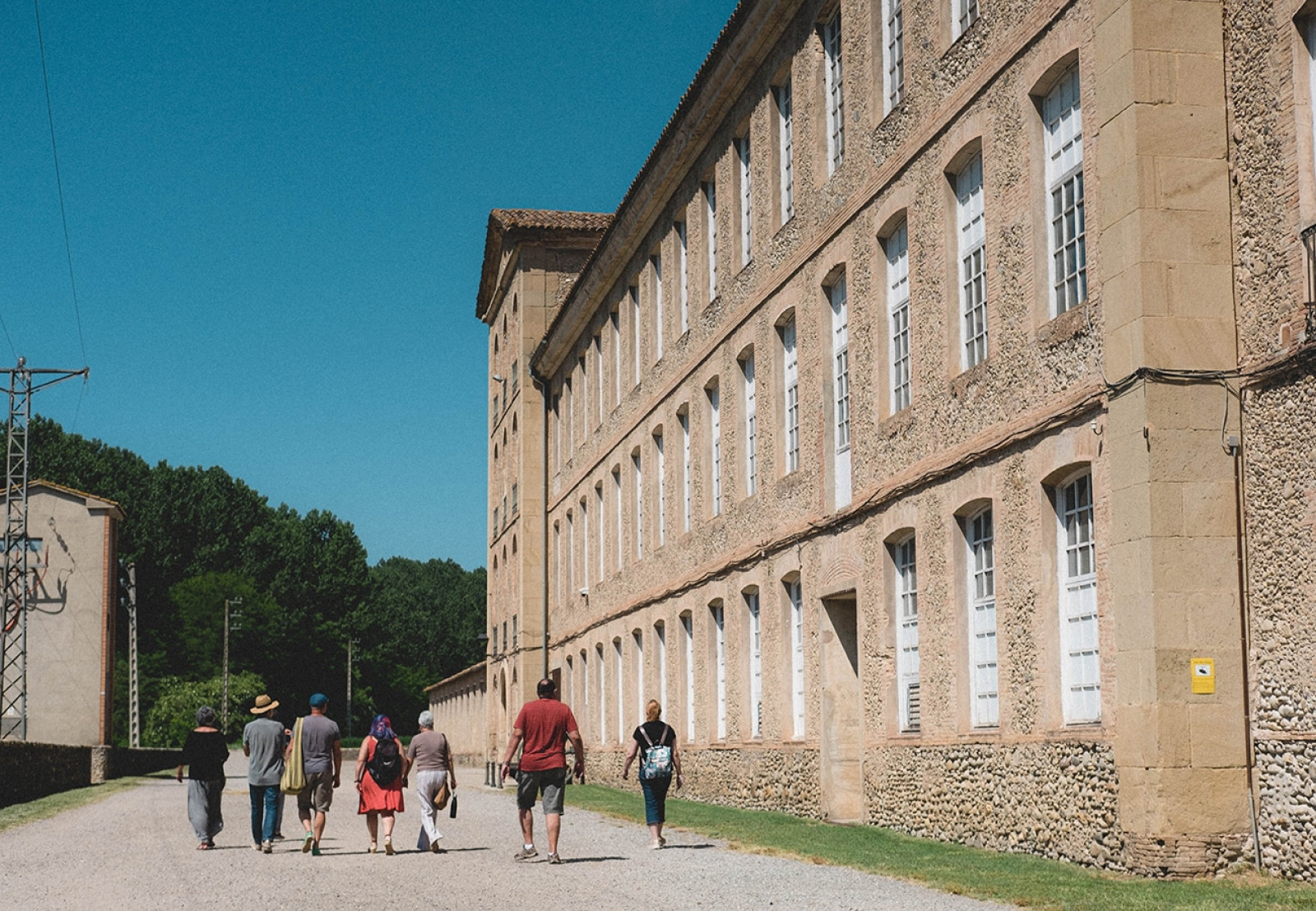 Diumenge, visita a la colònia Rusiñol