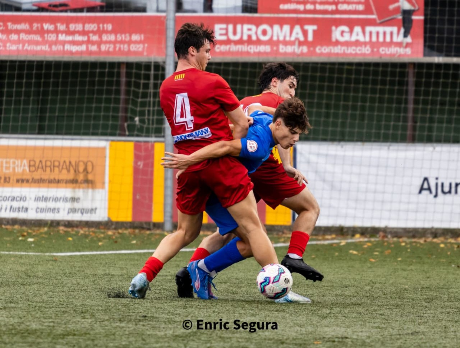 El Manlleu va mostrar solidesa defensiva en el primer desplaçament de la temporada contra el San Mauro.