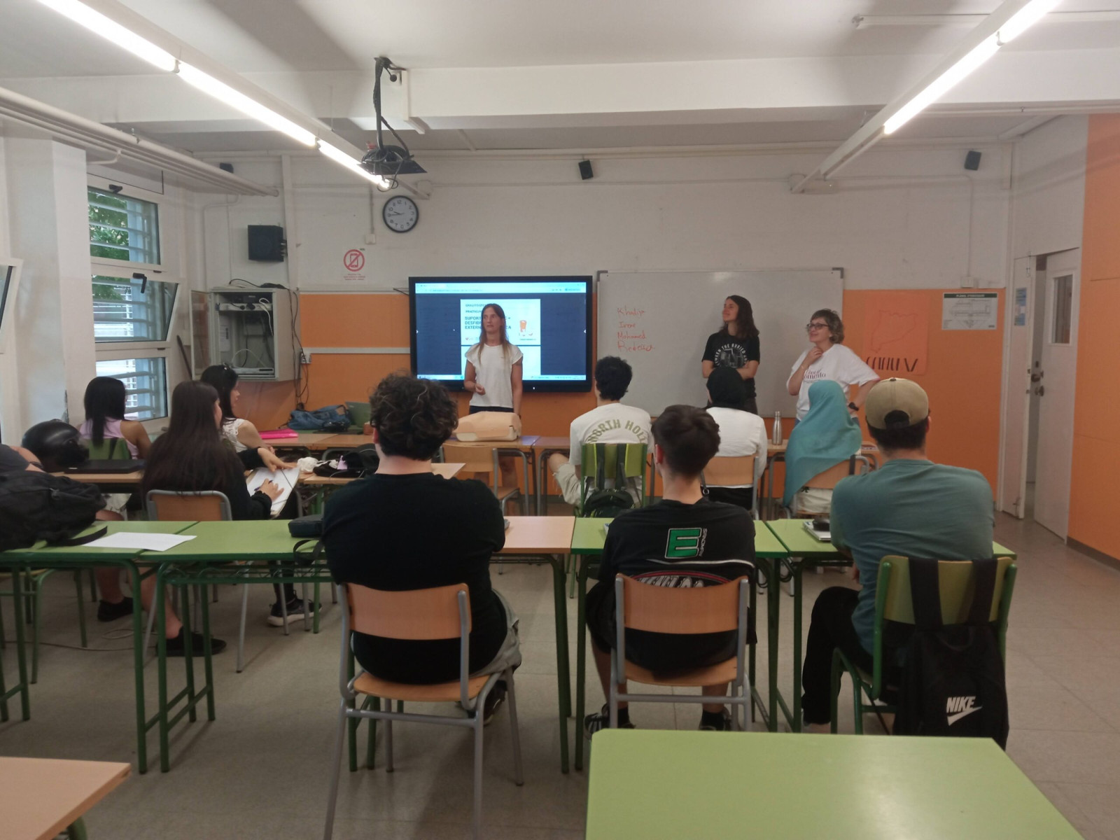 Les classes es fan de dilluns a dijous a les tardes, a l’Institut Antoni Pous