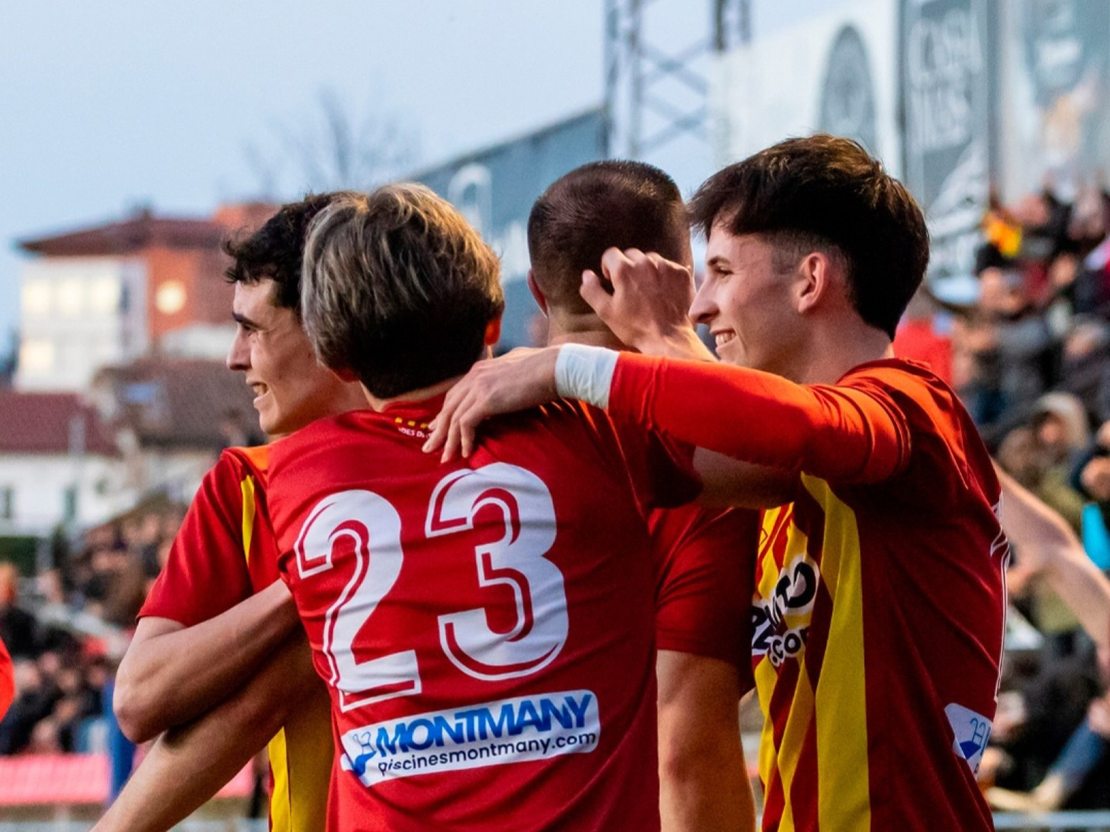 Primer punt i foc lent al nou Manlleu de Luís Gallego
