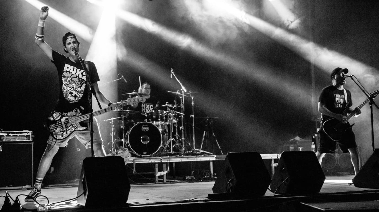 Flying Frogs actuaran a La Grange