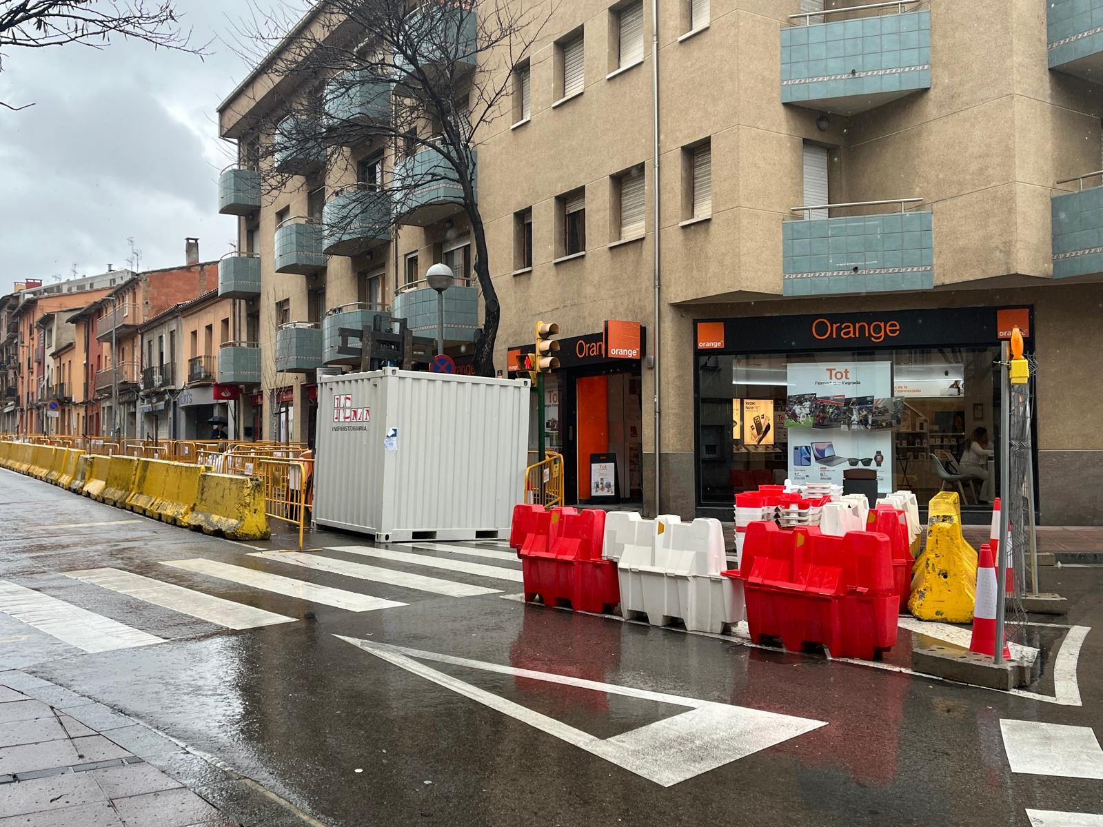 Estat de les obres al passeig de St Joan