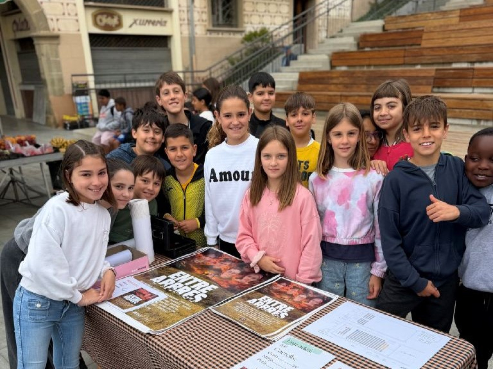 Parada del mercat on els participants del CUEME van presentar el seu projecte