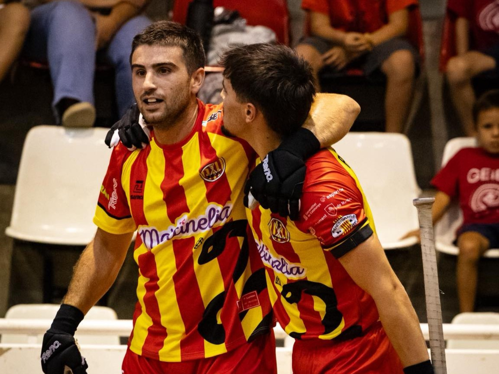 Els jugadors del Club Patí Manlleu volen el ple de victòries